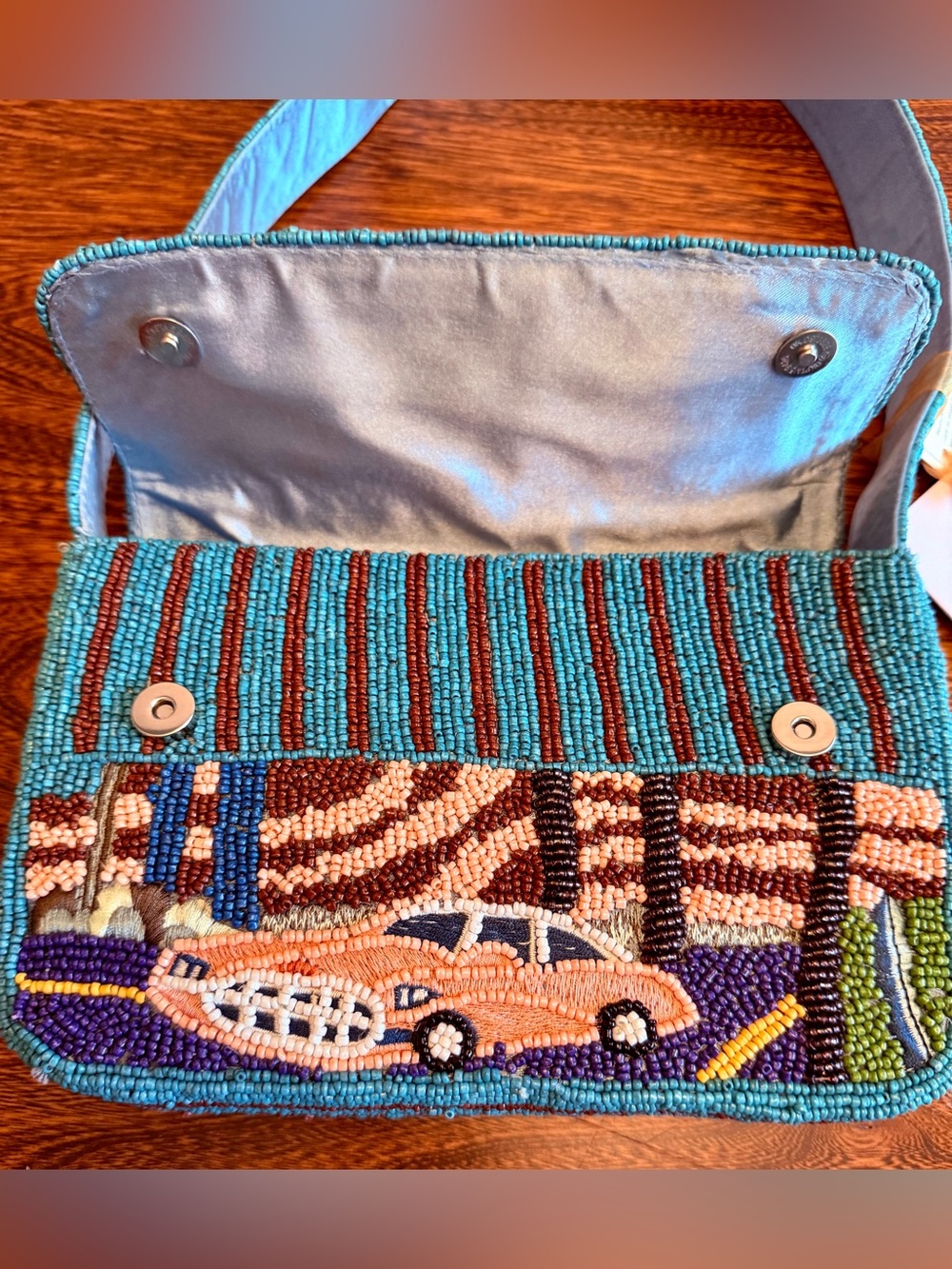 Viral and Much Sought After Las Vegas Hand Beaded Bag, Perfect For The Strip! - Picture 7 of 12